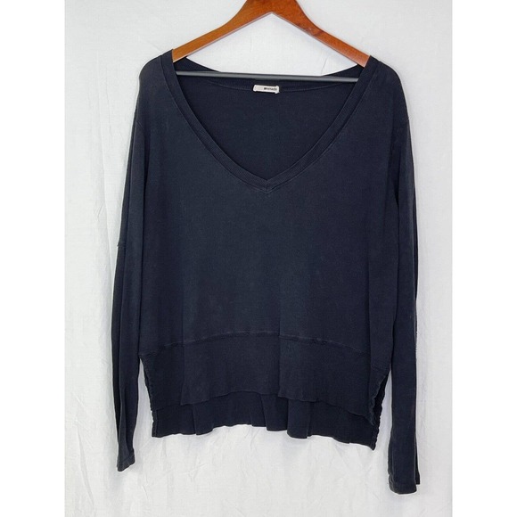 LAmade Tops - LaMade Women's Black Long Sleeve V-Neck Waffle Knit Top LARGE Athleisure